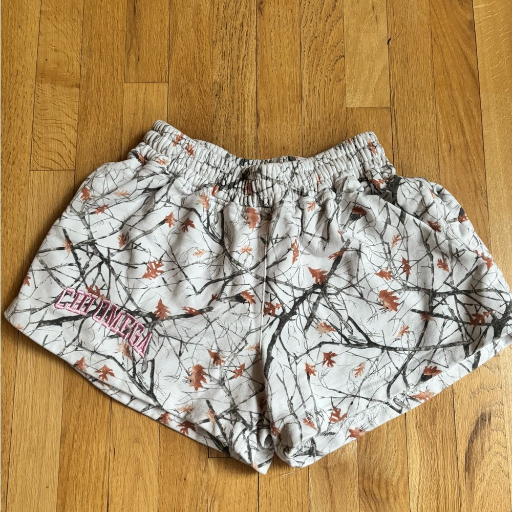 MITCH FLIPPO Camo Branch Print Women's Shorts White & Brown Chi Omega Large